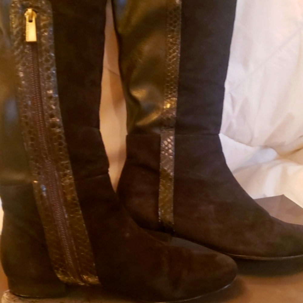 Boots - Picture 4 of 4